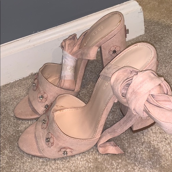 Sandals - Picture 3 of 3